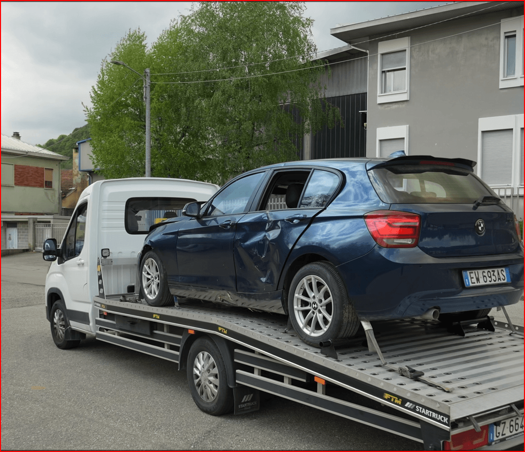 Auto incidentata ma rotante trasportata sul pianale del carro attrezzi FTM Group