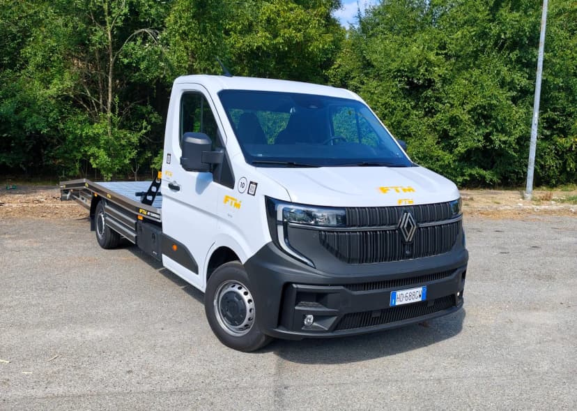 Carro attrezzi renault Master a noleggio con patente B — FTM Group